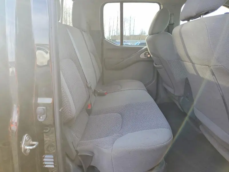 2018 NISSAN FRONTIER SV  