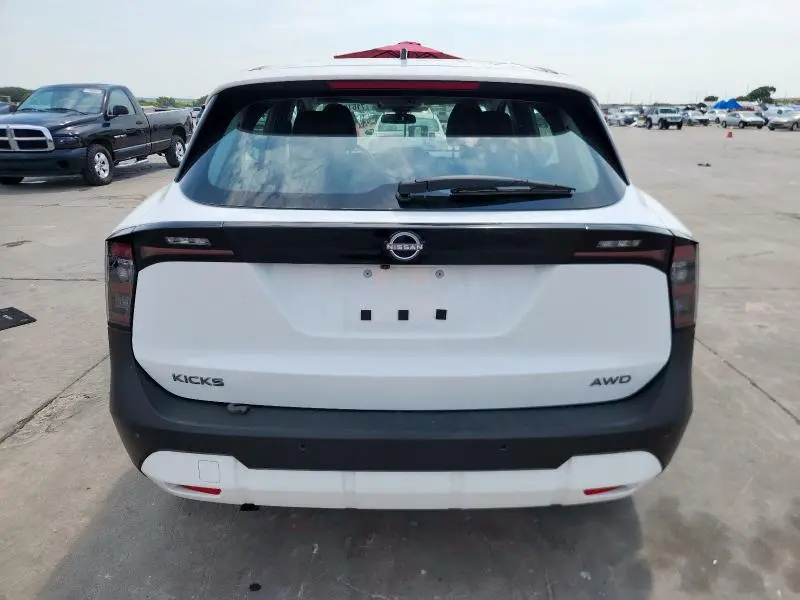2025 NISSAN KICKS S  