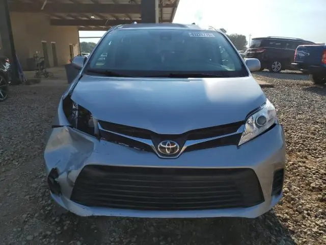 2018 TOYOTA SIENNA LE  