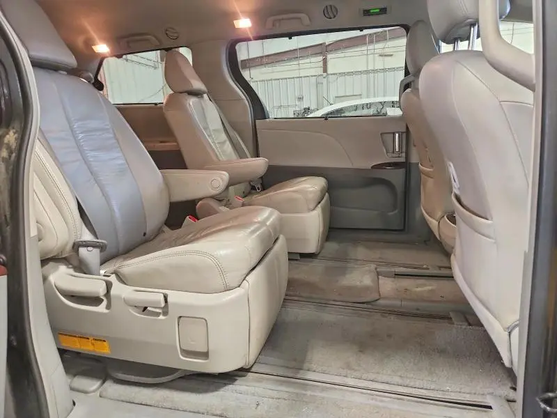 2011 TOYOTA SIENNA XLE 7 PASSENGER  