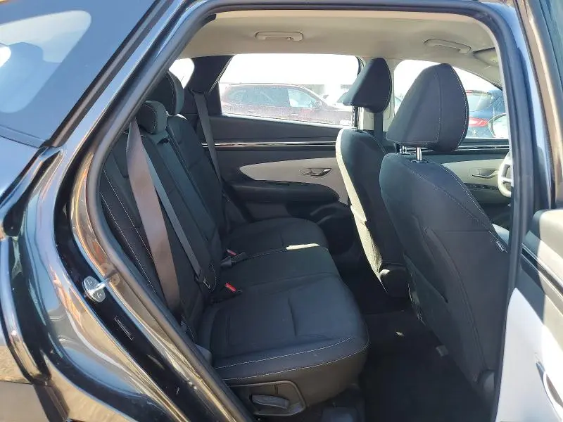 2022 HYUNDAI TUCSON SE  