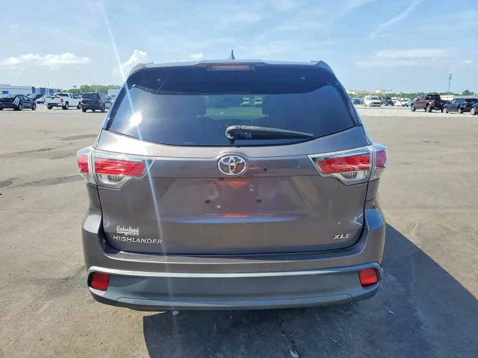 2016 TOYOTA HIGHLANDER XLE  