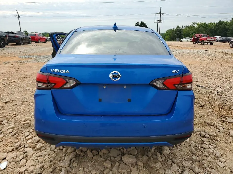 2021 NISSAN VERSA SV  