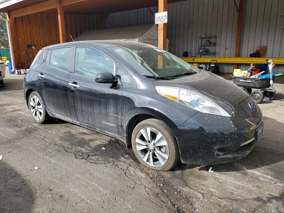 2015 NISSAN LEAF SV  