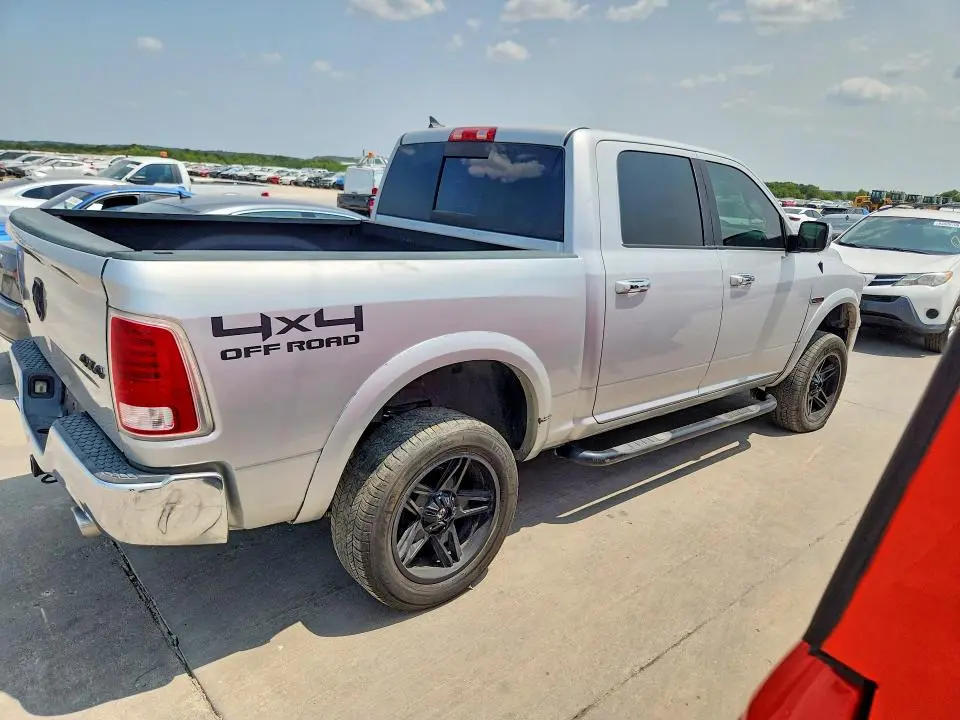 2015 RAM 1500 LARAMIE  