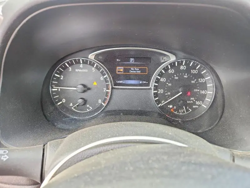 2016 NISSAN PATHFINDER SV  
