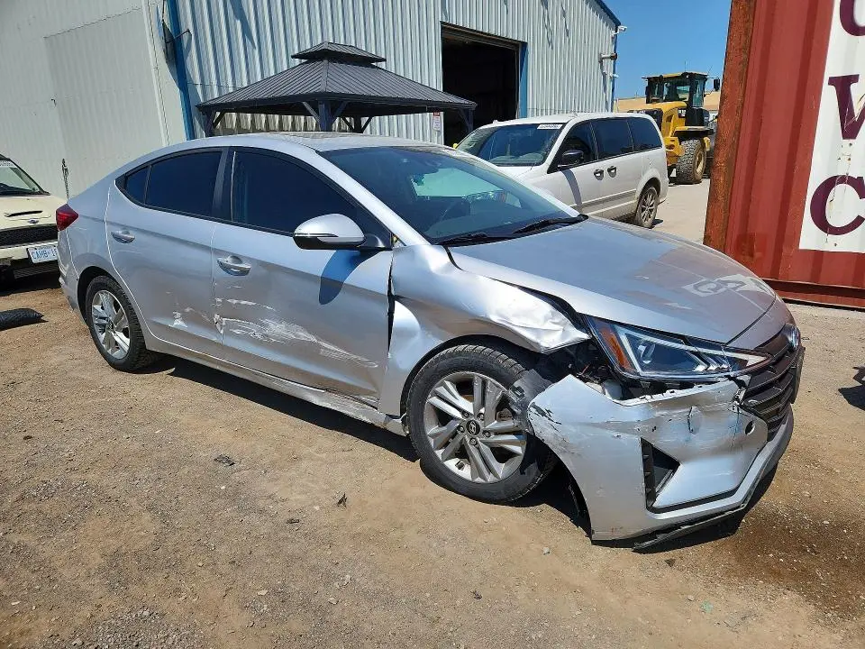 2019 HYUNDAI ELANTRA SE  