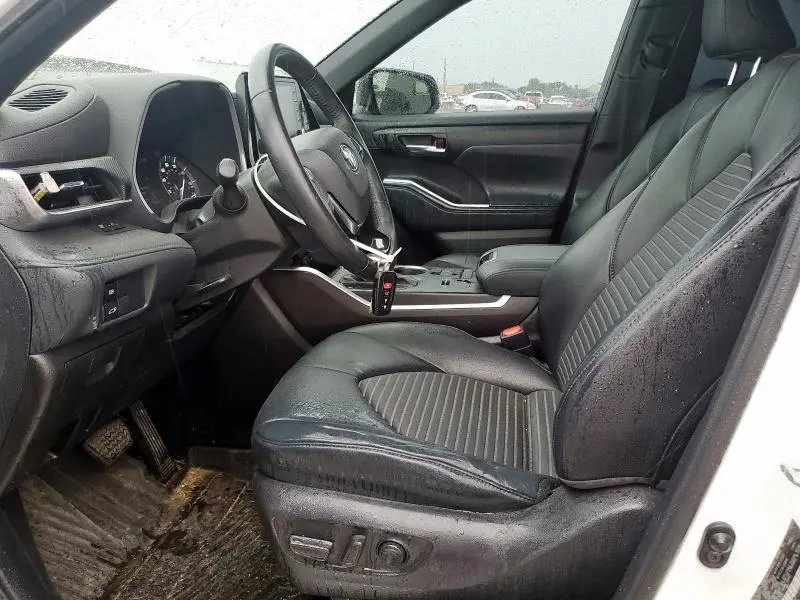 2021 TOYOTA HIGHLANDER XSE  