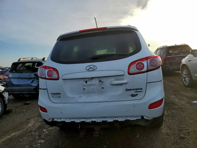 2011 HYUNDAI SANTA FE SE  