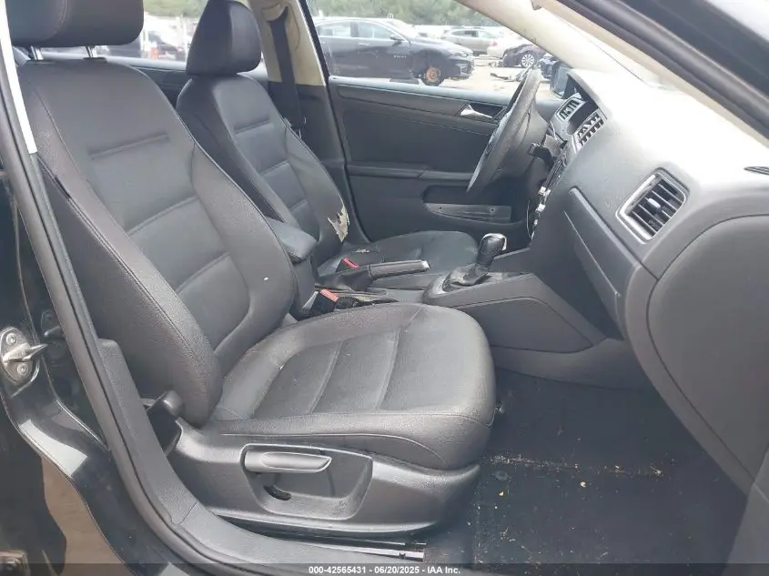2011 VOLKSWAGEN JETTA 2.5L SE