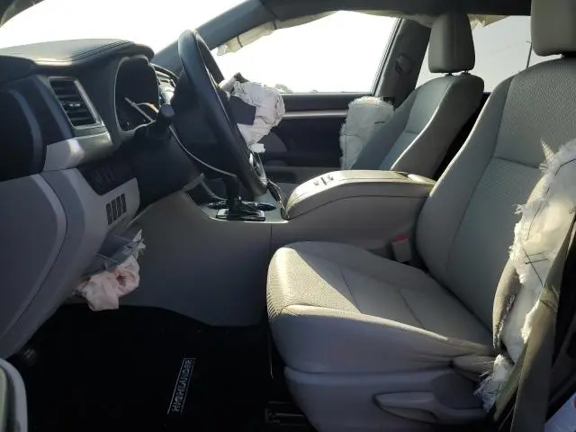 2019 TOYOTA HIGHLANDER LE  