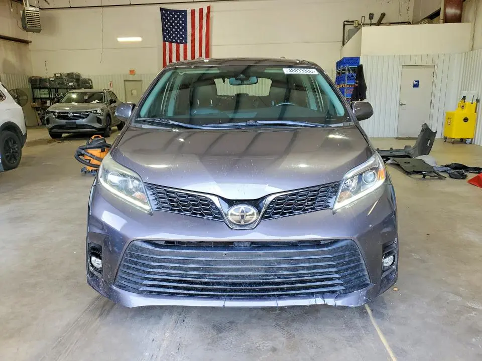 2020 TOYOTA SIENNA SE 8-PASSENGER  