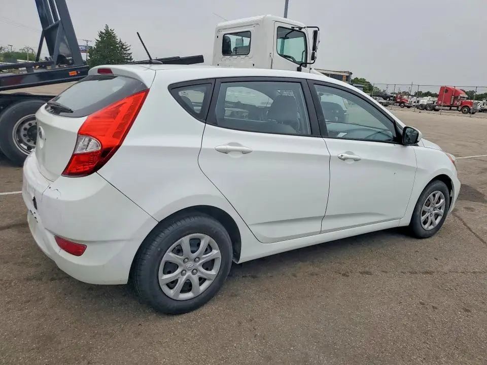 2013 HYUNDAI ACCENT GS  