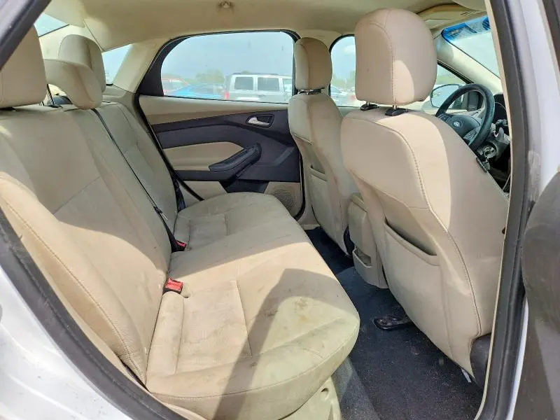 2016 FORD FOCUS SE  