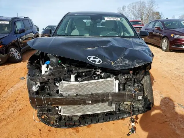 2025 HYUNDAI KONA SE  
