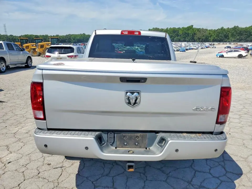 2016 RAM 1500 ST  