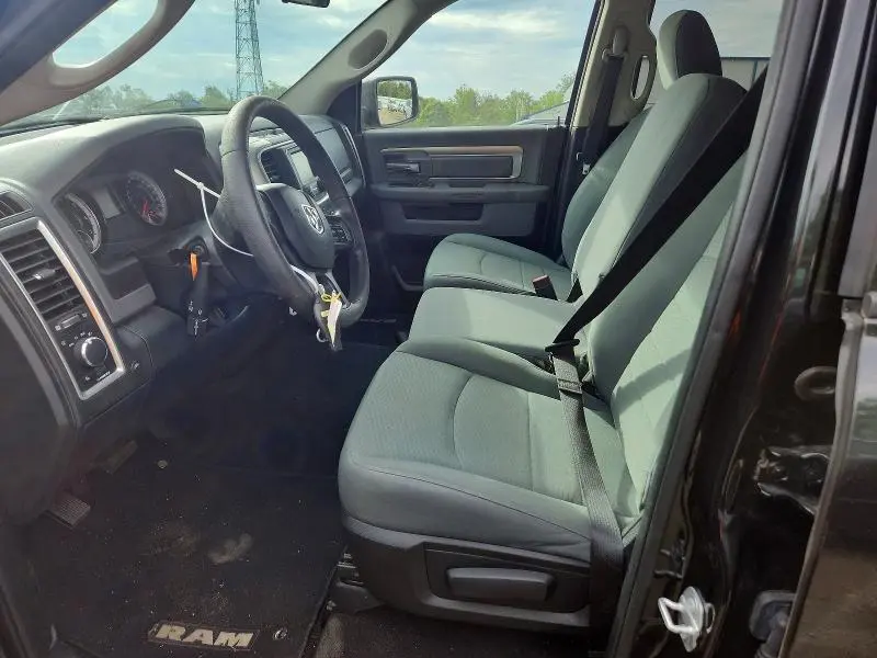 2017 RAM 1500 SLT  
