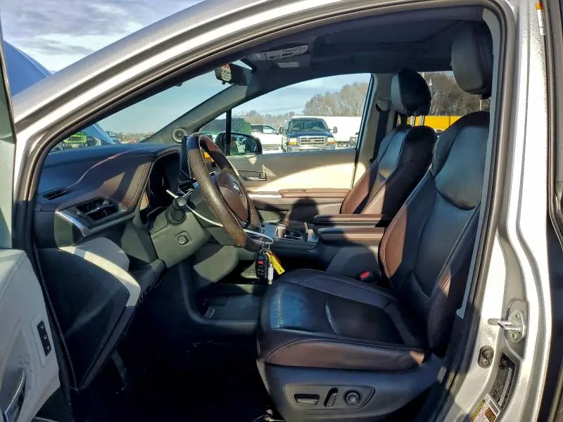 2023 TOYOTA SIENNA LIMITED  