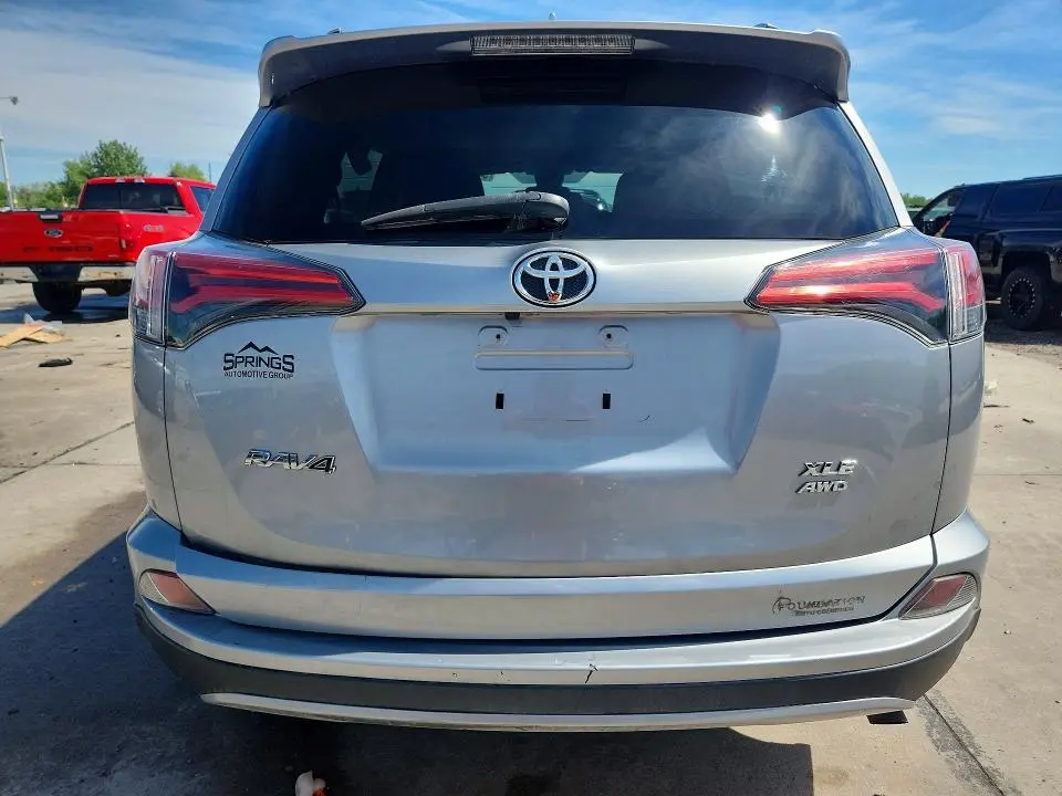 2017 TOYOTA RAV4 XLE  