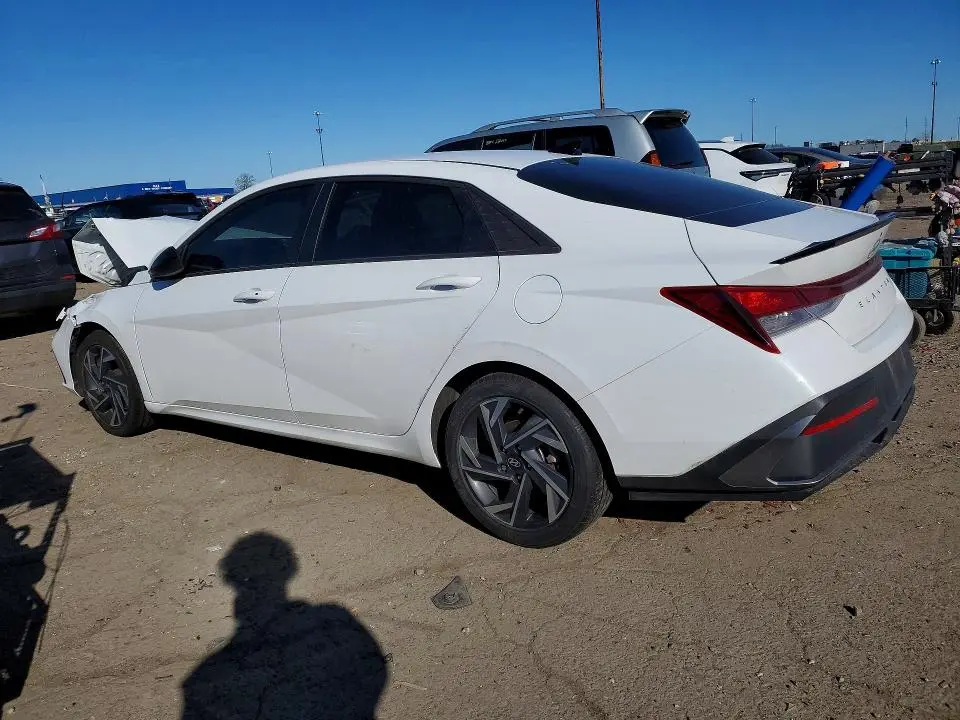 2025 HYUNDAI ELANTRA SEL SPORT  