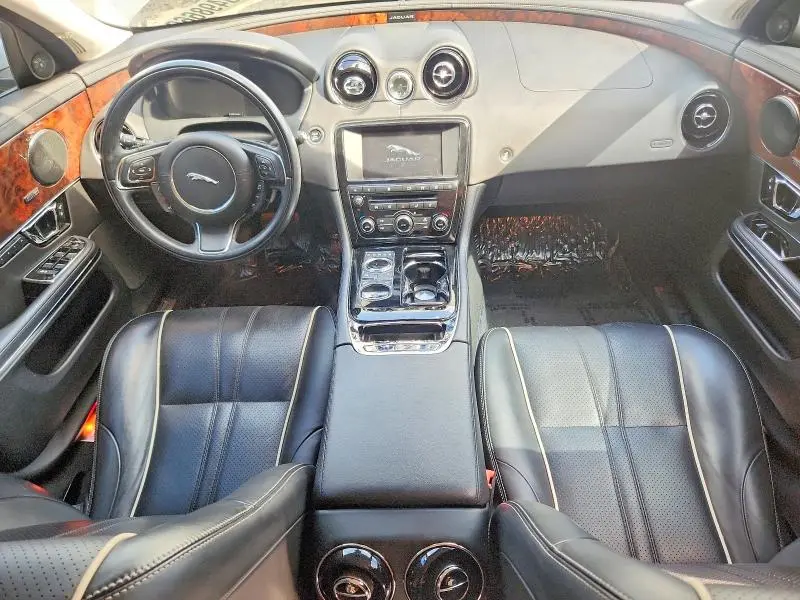 2017 JAGUAR XJ   
