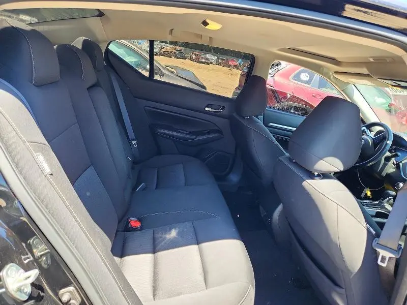 2021 NISSAN ALTIMA SV  