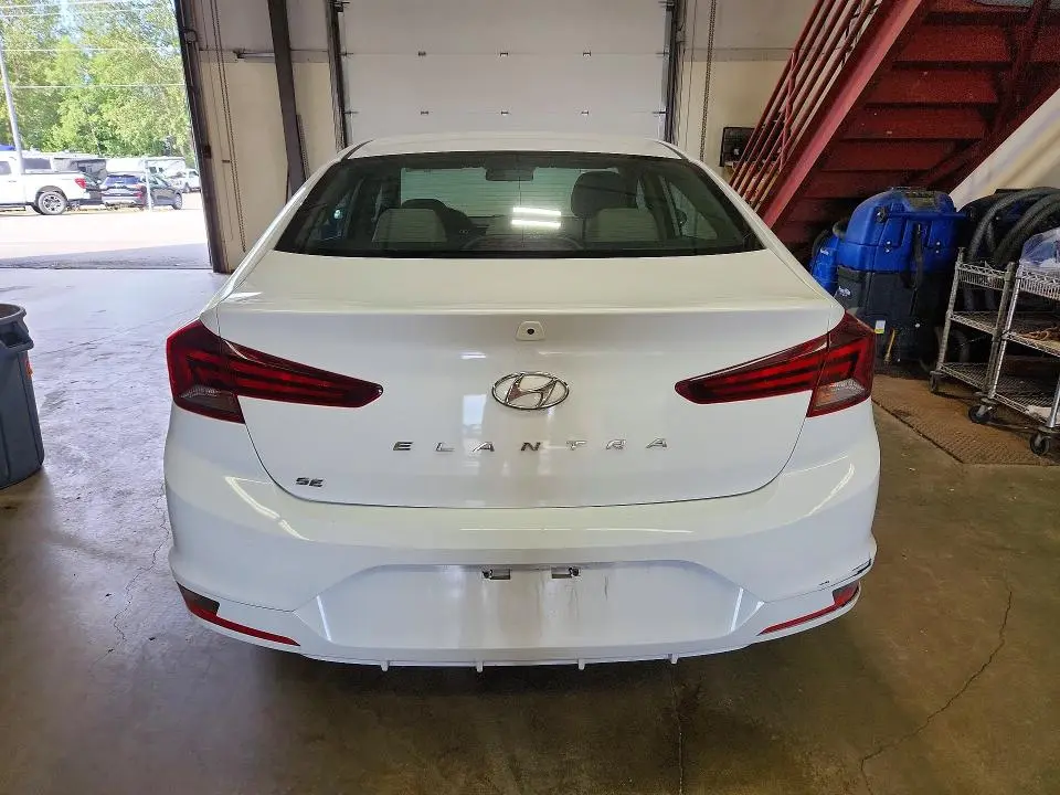 2020 HYUNDAI ELANTRA SE  