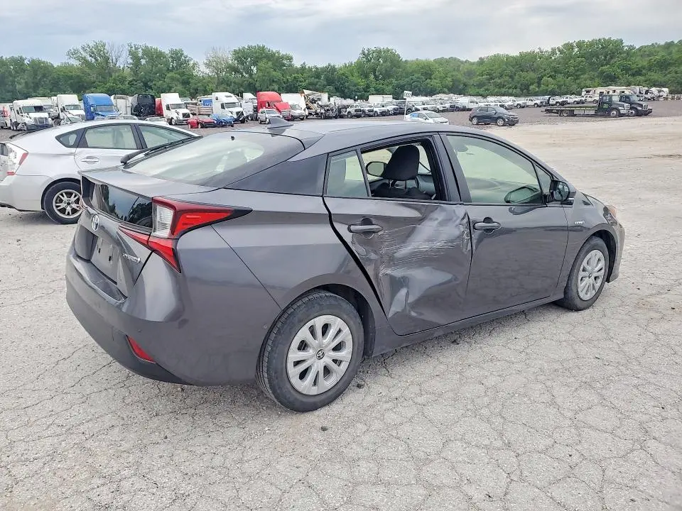 2019 TOYOTA PRIUS LE  