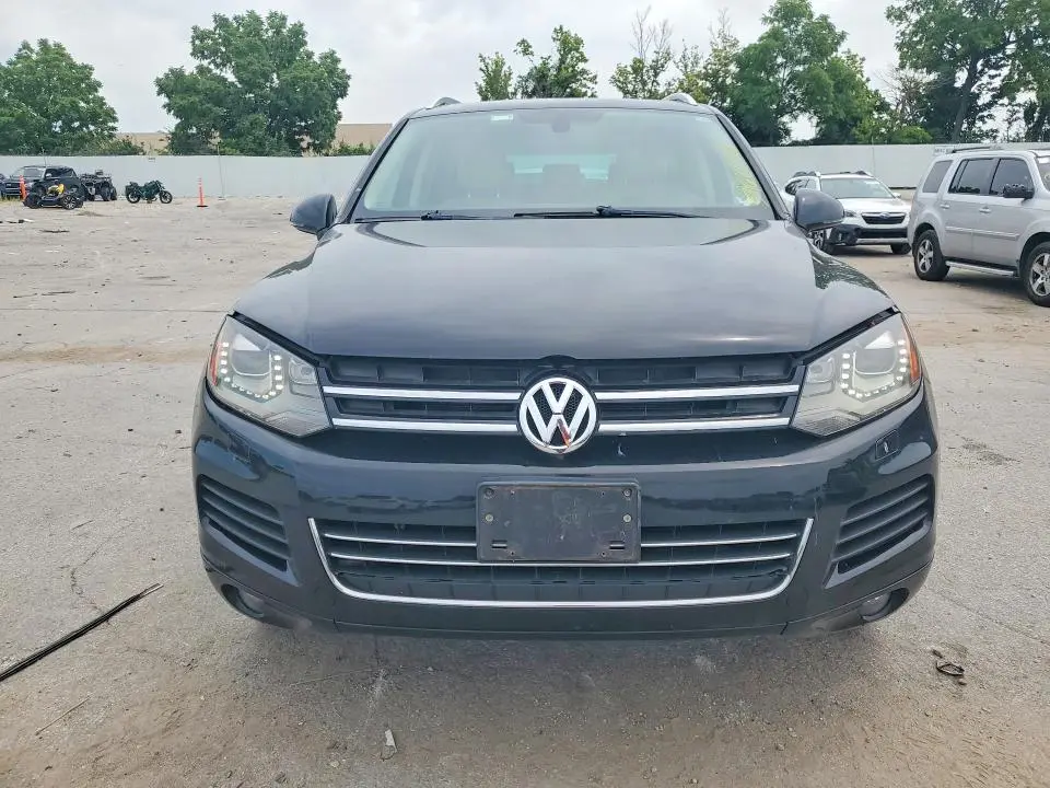 2014 VOLKSWAGEN TOUAREG V6  