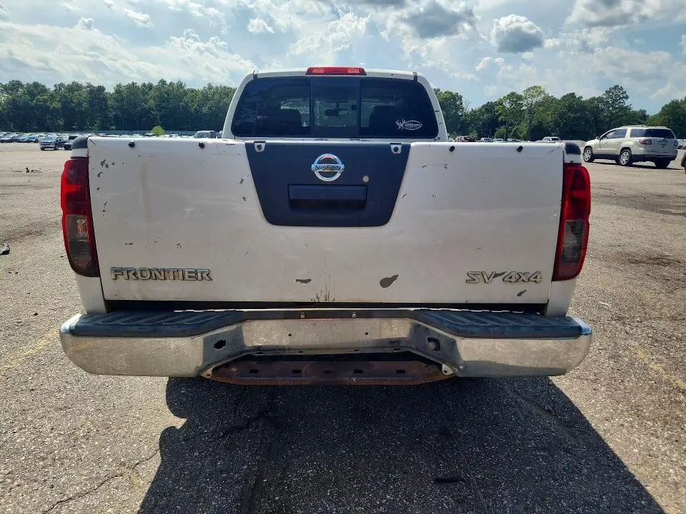 2017 NISSAN FRONTIER SV V6  