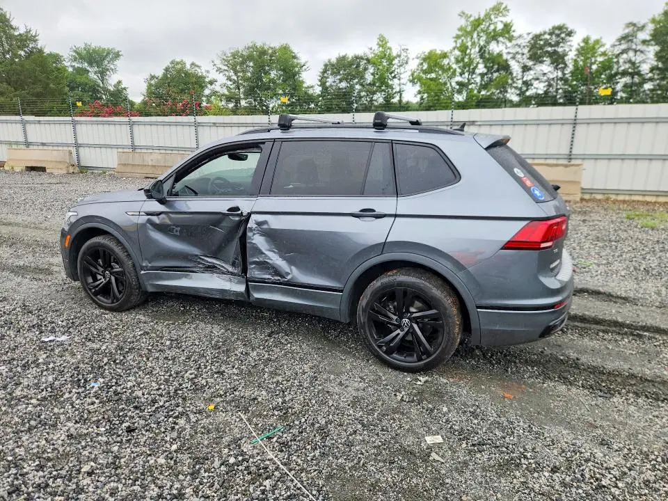 2023 VOLKSWAGEN TIGUAN SE R-LINE BLACK  