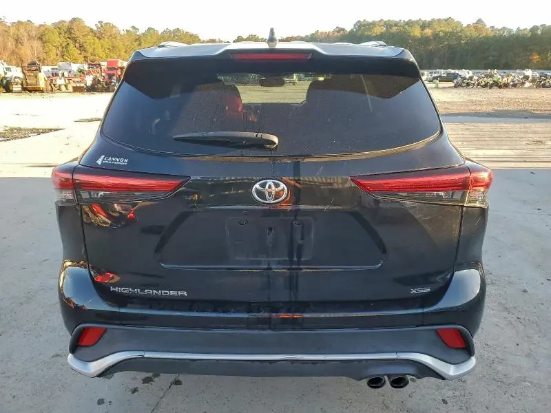 2021 TOYOTA HIGHLANDER XSE  