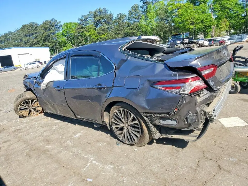 2019 TOYOTA CAMRY SE  
