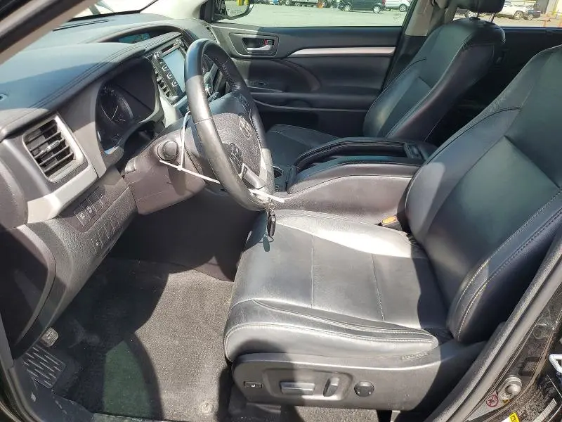 2017 TOYOTA HIGHLANDER XLE  