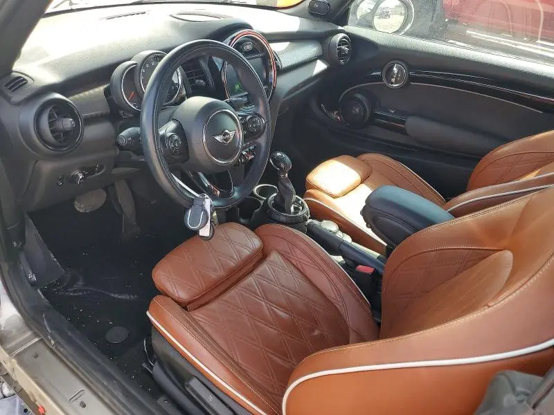 2017 MINI COOPER   