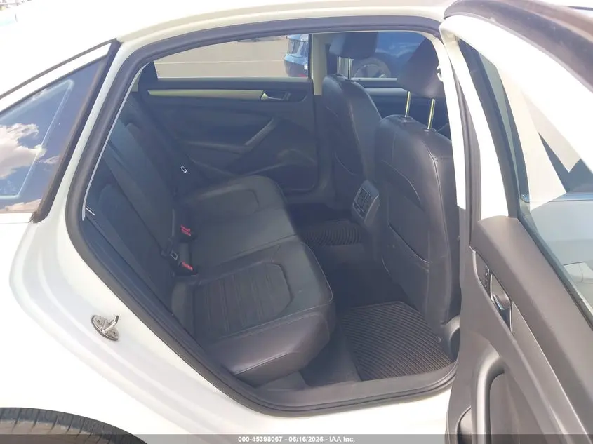 2015 VOLKSWAGEN PASSAT 1.8T SE