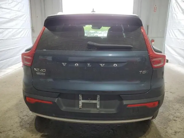 2021 VOLVO XC40 T5 MOMENTUM  