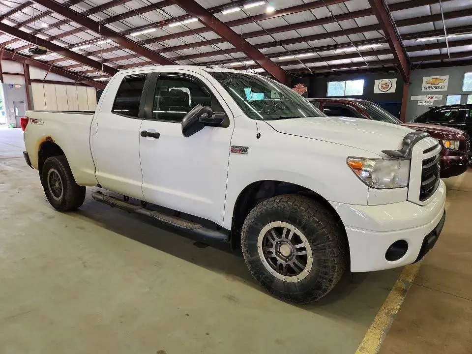 2011 TOYOTA TUNDRA DOUBLE CAB SR5  