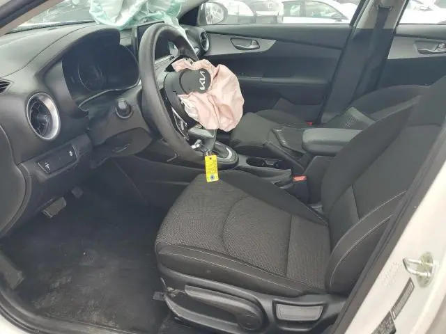 2023 KIA FORTE LX  