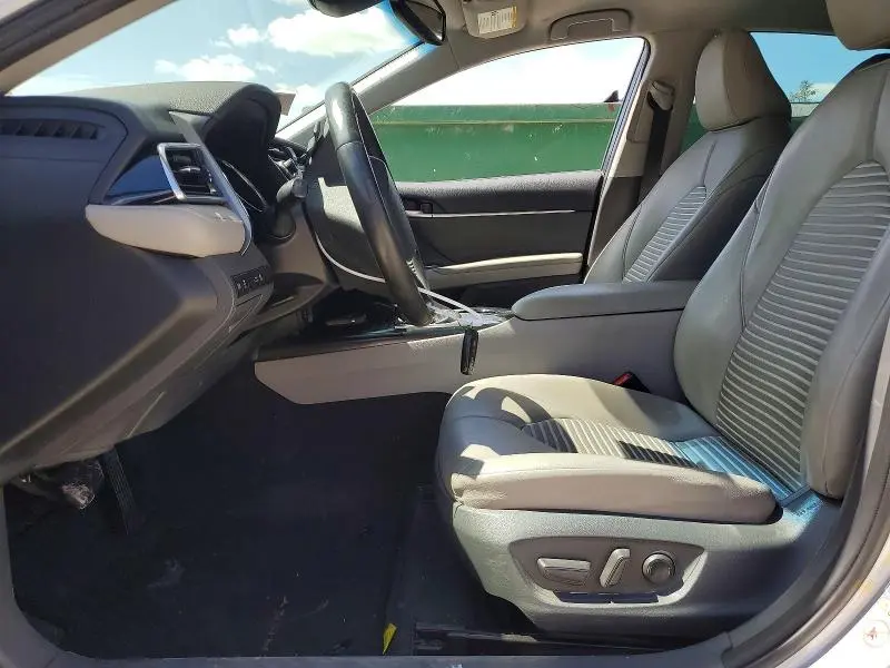 2018 TOYOTA CAMRY SE  