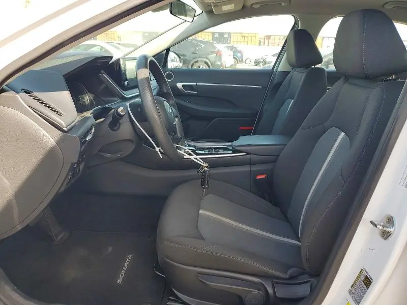 2022 HYUNDAI SONATA SE  