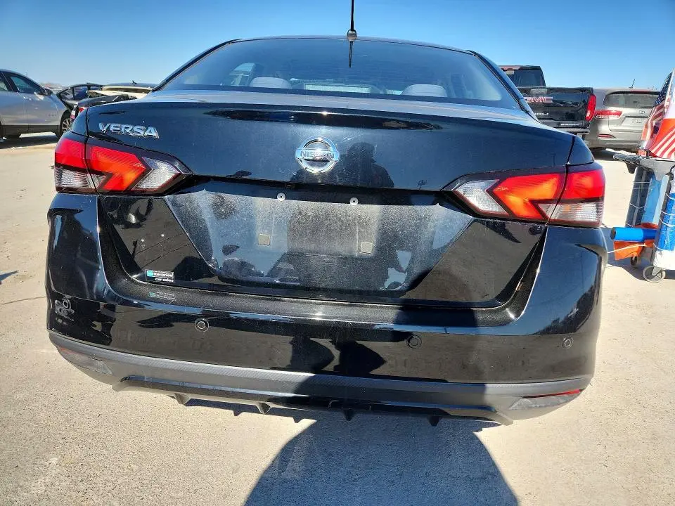 2020 NISSAN VERSA S  