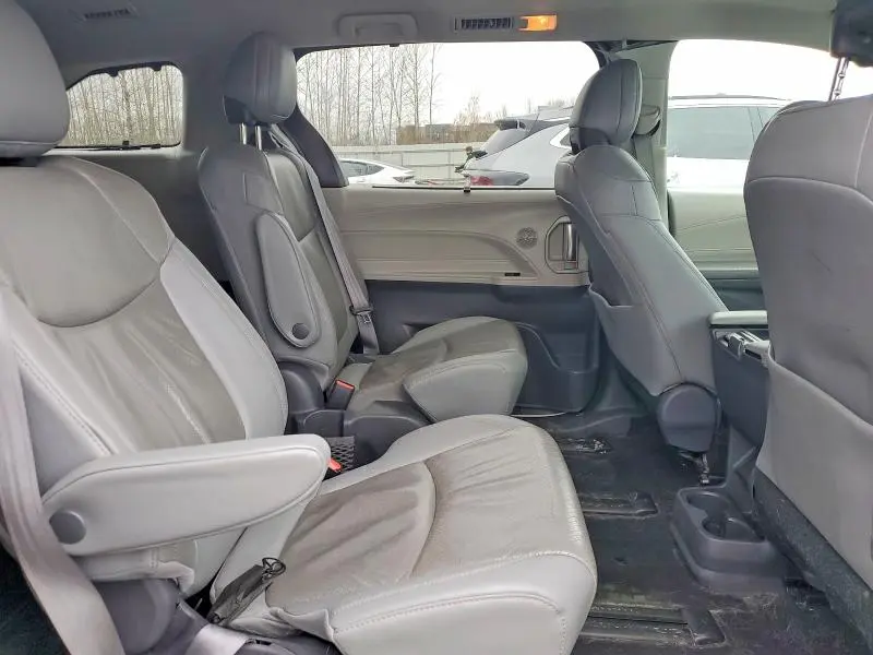 2021 TOYOTA SIENNA LIMITED  