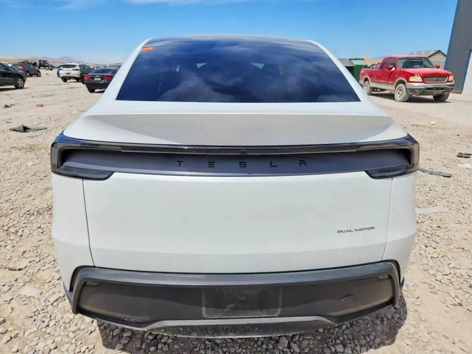 2026 TESLA MODEL Y   