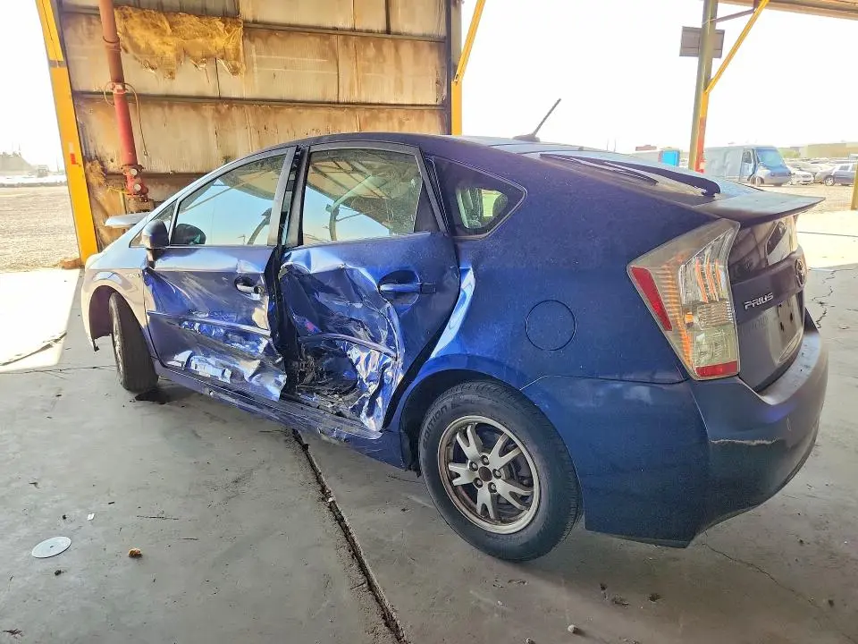 2010 TOYOTA PRIUS III  