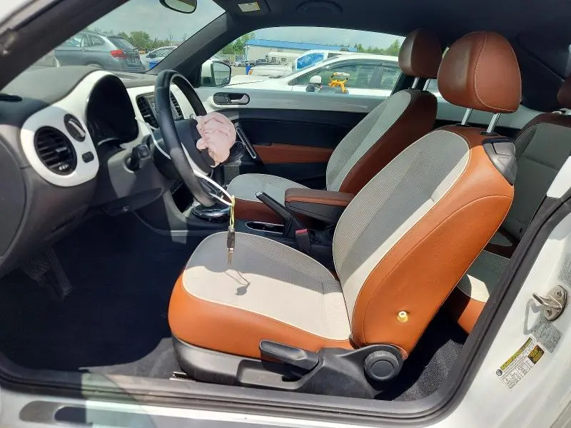 2015 VOLKSWAGEN BEETLE 1.8T  