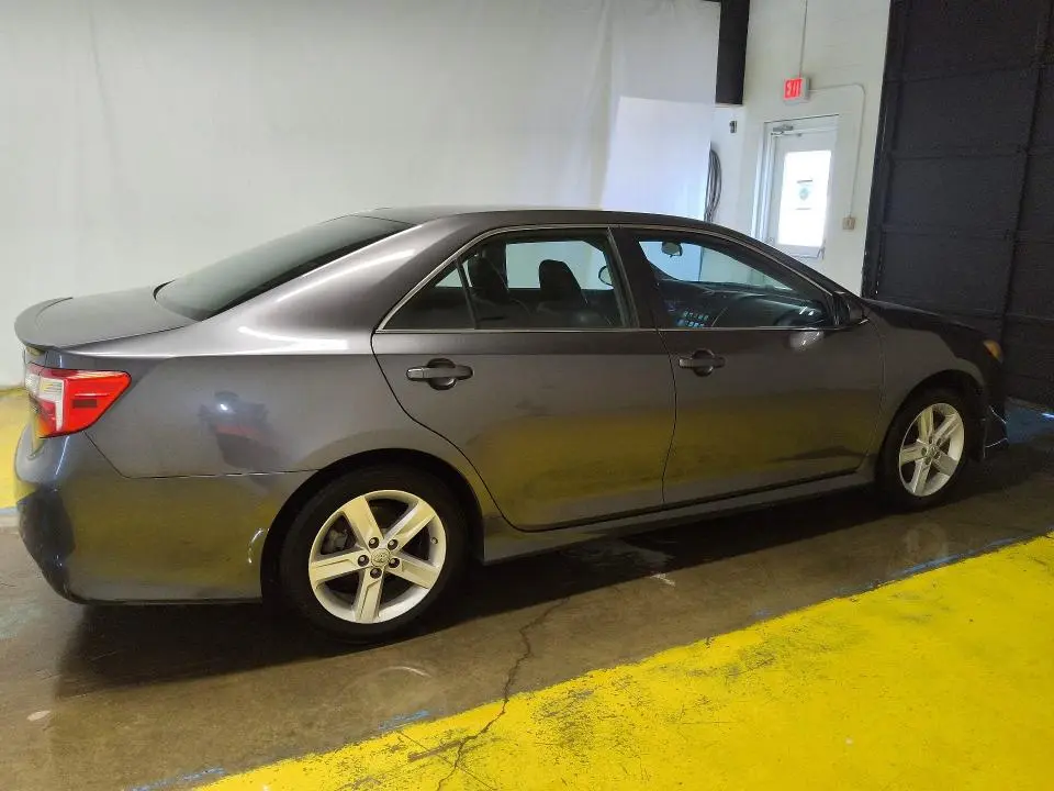 2014 TOYOTA CAMRY SE  