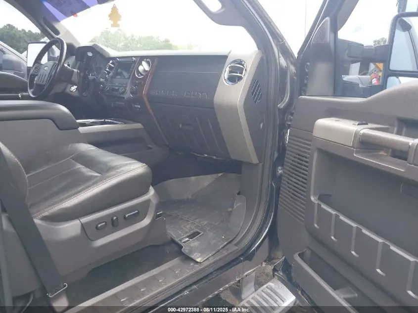 2012 FORD F-250 LARIAT