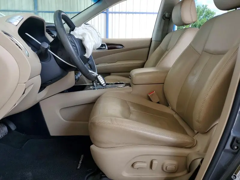 2016 NISSAN PATHFINDER SL  