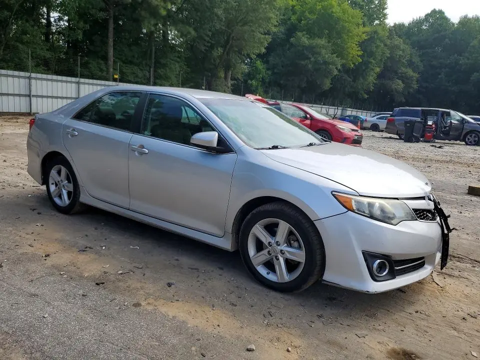 2013 TOYOTA CAMRY SE  